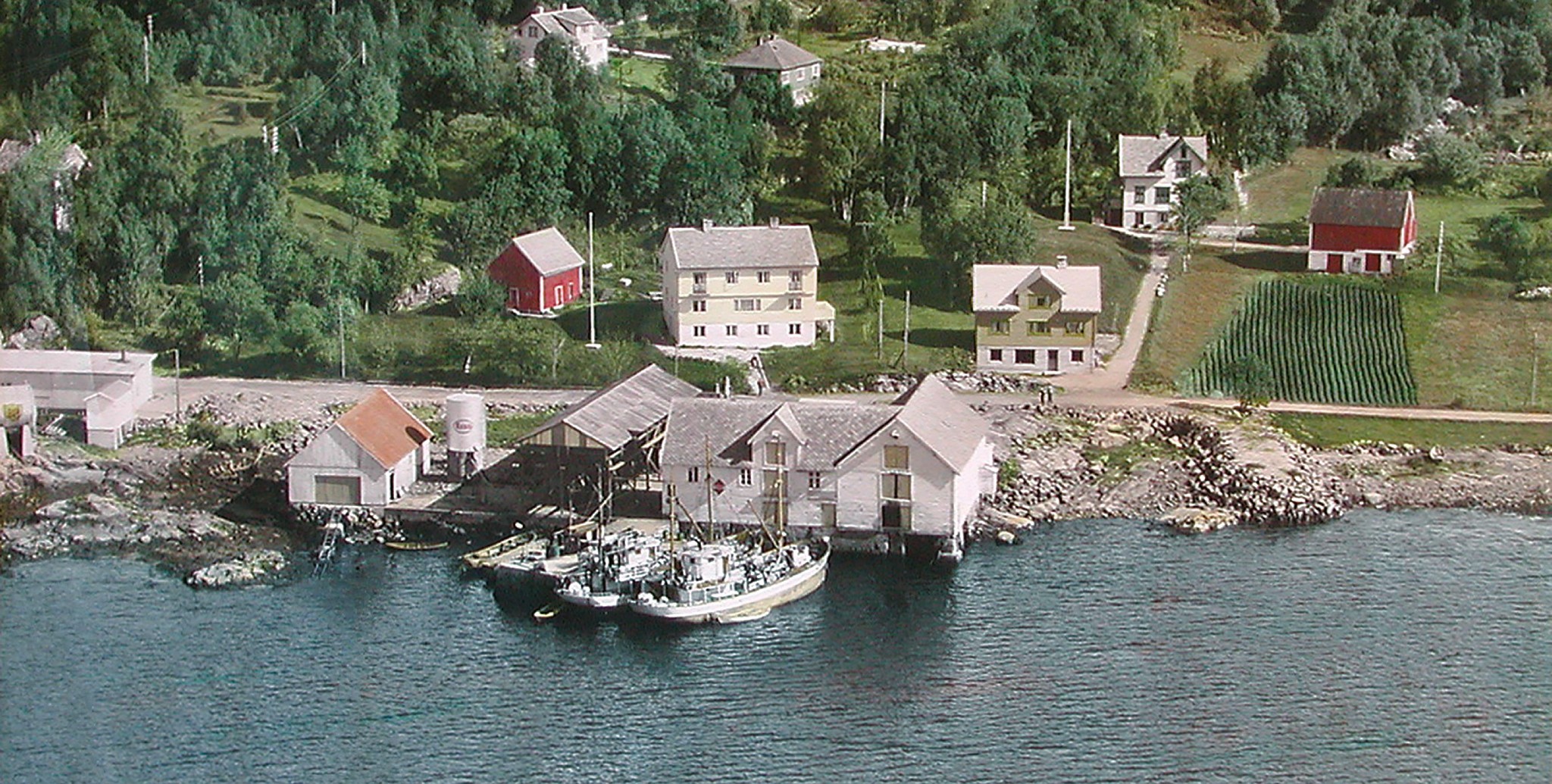 Antonbua i Midsund