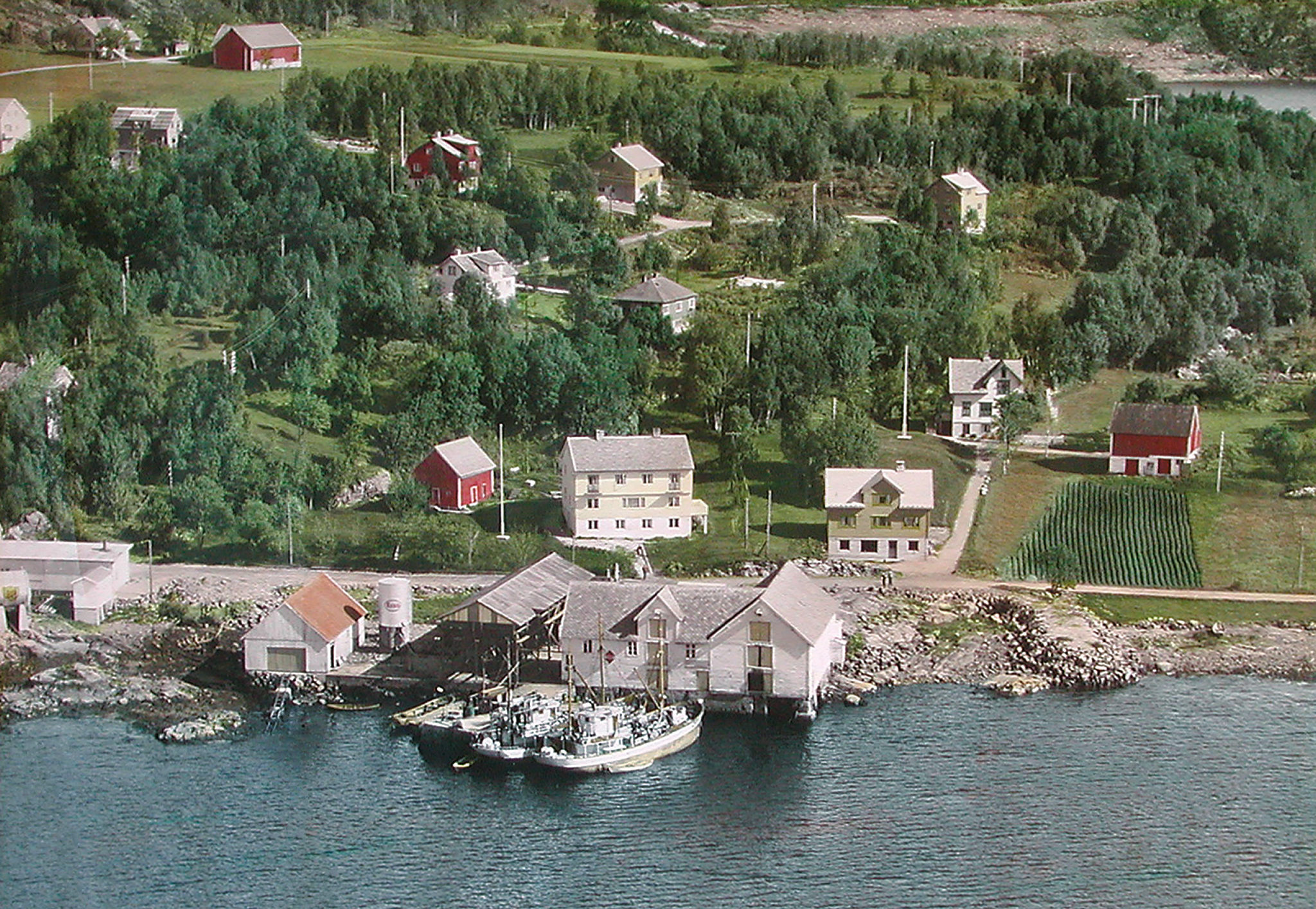 Antonbua i Midsund